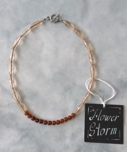 画像2: 【送料無料】◆flower storm◆長さ42cm アクリルビーズ＆チェコガラスビーズのショートネックレス ブラウン 金属アレルギー対応  ( ステンレス アクセサリー 日本製 ）