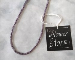 画像4:  【送料無料】◆flower storm◆長さ42cm アクリル樹脂ビーズ＆ガラスビーズのショートネックレス グレーグラデーション 金属アレルギー対応 ( ステンレス TOHOビーズ アクセサリー 日本製 メンズ レディース）