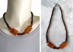 画像8: 【送料無料】◆flower storm◆長さ42cm 琥珀色のアクリルビーズ＆ウッドビーズのショートネックレス amber × brown 金属アレルギー対応 (アンバー ステンレス アクセサリー チョーカー 日本製 レディース）