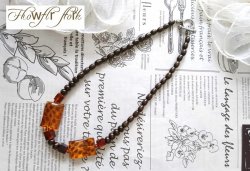 画像5: 【送料無料】◆flower storm◆長さ42cm 琥珀色のアクリルビーズ＆ウッドビーズのショートネックレス amber × brown 金属アレルギー対応 (アンバー ステンレス アクセサリー チョーカー 日本製 レディース）