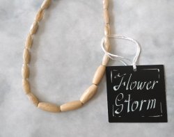 画像3: 【送料無料】◆flower storm◆長さ42cm~48cm ウッド＆アクリルビーズのアシンメトリーショートネックレス ベージュ 金属アレルギー対応 (天然素材 木製 ステンレス TOHOビーズ アクセサリー 日本製 ）