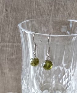 画像7: 【送料無料】【ピアス】◆flower storm◆8月誕生石 ペリドット 8mm 天然石 サージカルステンレス製フックピアス 金属アレルギー対応（アクセサリー 橄欖石 太陽の石 パワーストーン 日本製）