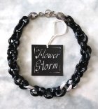 他の写真2: 【送料無料】◆flower storm◆長さ約44cm アクリルチェーン ショートネックレス Black×Silver  （アクセサリー ボリューム レディース  日本製)
