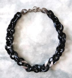 画像2: 【送料無料】◆flower storm◆長さ約44cm アクリルチェーン ショートネックレス Black×Silver  （アクセサリー ボリューム レディース  日本製)