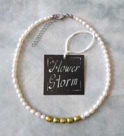 画像3: 【送料無料】◆flower storm◆長さ43~48cm 6月誕生石 淡水真珠（パール） ライス型 約6×4mm、8×7mm バイカラーネックレス アジャスター付 ホワイト×カーキゴールド (パワーストーン ステンレス アクセサリー 日本製 ） 