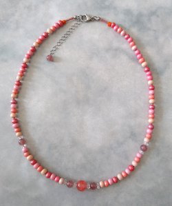 画像2: 【送料無料】◆flower storm◆長さ52~57cm 天然石ストロベリークォーツ、水晶＆ウッドビーズのネックレス マルチカラーレッド ピンク系 アジャスター付 ( パワーストーン 天然木 TOHOビーズ ステンレス アクセサリー 日本製 メンズ レディース）