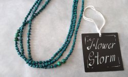 画像4: 【送料無料】◆flower storm◆長さ51~56cm 天然石マラカイトと3種のビーズのティールカラー3連ネックレス  アジャスター付 ( パワーストーン 孔雀石 アクリル TOHO 真鍮 ステンレス アクセサリー 日本製 レディース ）