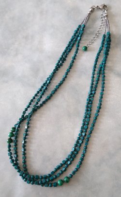 画像2: 【送料無料】◆flower storm◆長さ51~56cm 天然石マラカイトと3種のビーズのティールカラー3連ネックレス  アジャスター付 ( パワーストーン 孔雀石 アクリル TOHO 真鍮 ステンレス アクセサリー 日本製 レディース ）