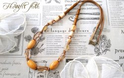 画像3: 【送料無料】◆flower storm◆長さ約72cm 大振り ウッドとアクリル、水牛ビーズの 革紐ロングネックレス ライトマスタード×ブラウン（アクセサリー レザーネックレス 木製 樹脂 バッファローホーン 天然素材 日本製）