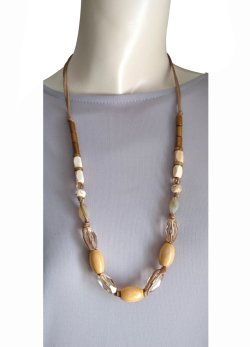 画像4: 【送料無料】◆flower storm◆長さ約72cm 大振り ウッドとアクリル、水牛ビーズの 革紐ロングネックレス ライトマスタード×ブラウン（アクセサリー レザーネックレス 木製 樹脂 バッファローホーン 天然素材 日本製）