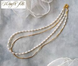 画像2: 【送料無料】◆flower storm◆長さ約46cm ホワイトパール＆ゴールドメタルパーツの２連ネックレス  (アクセサリー フェイクパール 真鍮ビーズ TOHOビーズ 日本製 レディース メンズ ）