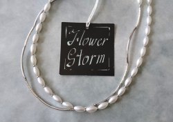 画像5: 【送料無料】◆flower storm◆長さ約46cm ホワイトパール＆シルバーメタルパーツの２連ネックレス  (アクセサリー フェイクパール 真鍮製 ステンレス製 レディース メンズ 日本製）