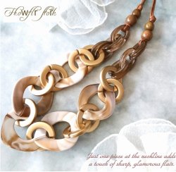 画像4: 【送料無料】◆flower storm◆長さ約59cm アクリルチェーンネックレス モカベージュ ステンレス製18KGP留め具（アクセサリー 大ぶり ボリューム 秋冬 18金メッキ 変色防止 アレルギー対応 日本製）