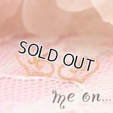 【日本製】【me on...】K10（PG）小さくて華奢☆ミル打ち加工で大人っぽく愛らしく手書き風ハート◆プチピアスシリーズ