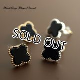 【送料無料】【Verossa】天然石！ブラックオニキス！大人気クローバーフラワーピアス[チタンポスト]　Blackonyx Blackchalcedony