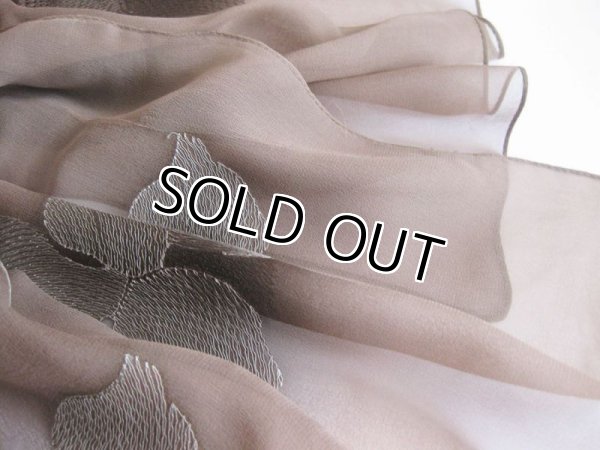 画像6: 【薄手ストール】さりげなくゴージャス！花刺繍入りシルク100％ストール（紫外線対策 UV対策 日除け 冷房対策）