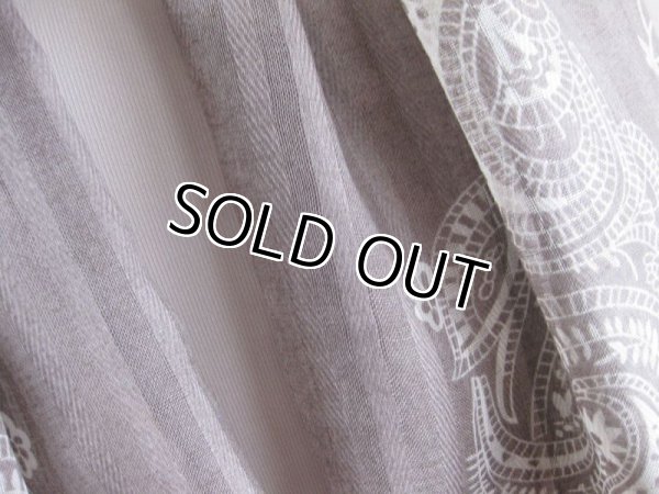 画像6: 【薄手大判ストール】 通年OK♪ふんわり柔らか。ペイズリー柄ストール モカグレー