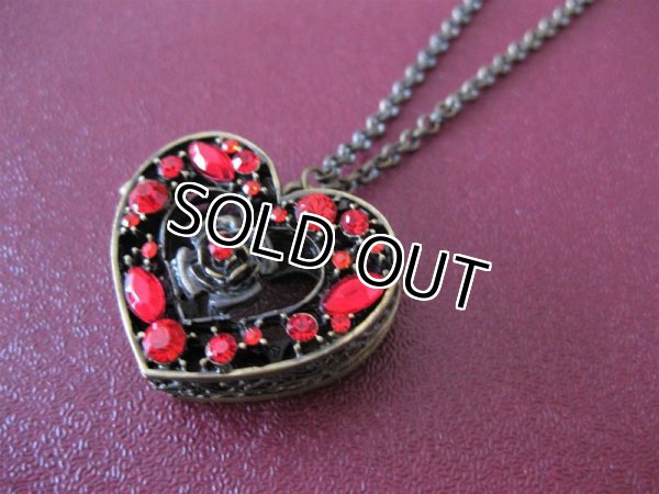 画像4: 【送料無料】透かしハート＆ローズ アンティーク仕上げロングネックレス （ペンダント 薔薇 ジルコニア アクセサリー 金古美）