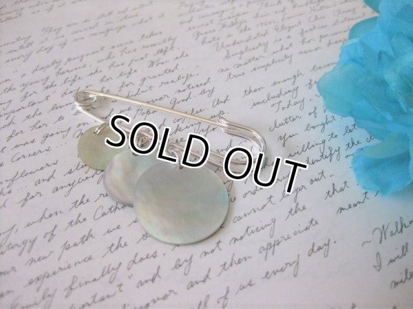 画像4: 【送料無料】【ストールピン/ブローチ】◆flower storm◆白い天然貝モチーフのピンブローチ （キルトピン メンズ/レディースアクセサリー）