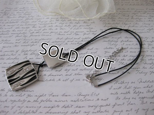 画像3: 【送料無料】クールなゼブラ柄スクエアチャームのレザーネックレス（革紐ネックレス メンズ/レディース）