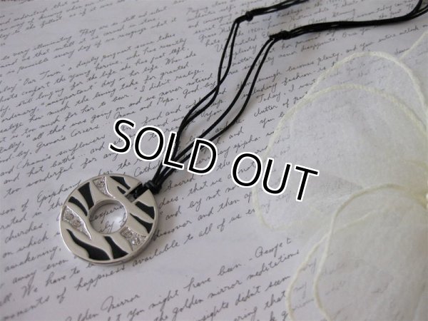 画像4: 【送料無料】クールなゼブラ柄サークルチャームのレザーネックレス（革紐ネックレス メンズ/レディース）