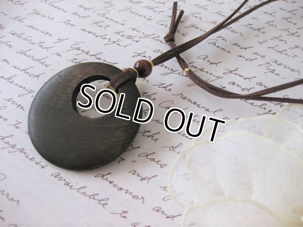 画像7: 【送料無料】【レザーネックレス】◆flower storm◆ 直径5.8cm 大きめウッド＆メタルリングの革紐ロングネックレス （アクセサリー/メンズ/レディース）