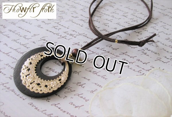 画像4: 【送料無料】【レザーネックレス】◆flower storm◆ 直径5.8cm 大きめウッド＆メタルリングの革紐ロングネックレス （アクセサリー/メンズ/レディース）