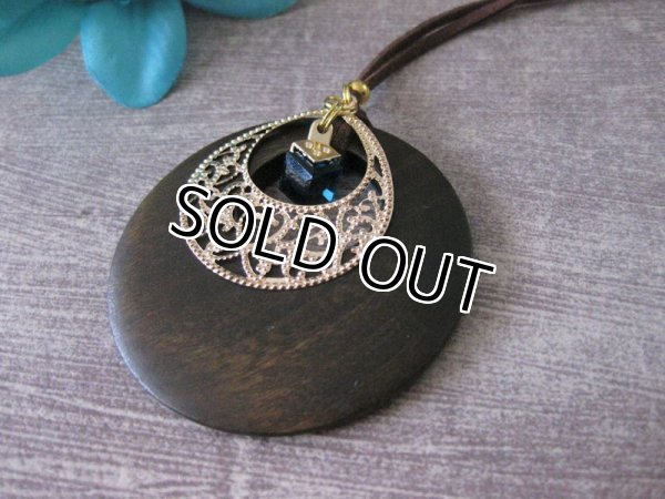 画像5: 【送料無料】【レザーネックレス】◆flower storm◆ 直径5.8cm 大きめウッド＆カラーストーンの革紐ロングネックレス 2色（アクセサリー/レディース）