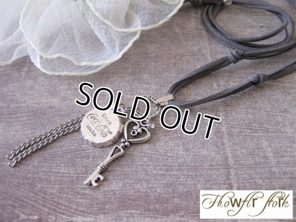 画像4: 【送料無料】【レザーネックレス】◆flower storm◆コカコーラ王冠＆メタルチャームのレトロクールな革紐ロングネックレス 2種（鍵 星 アクセサリー メンズ/レディース）