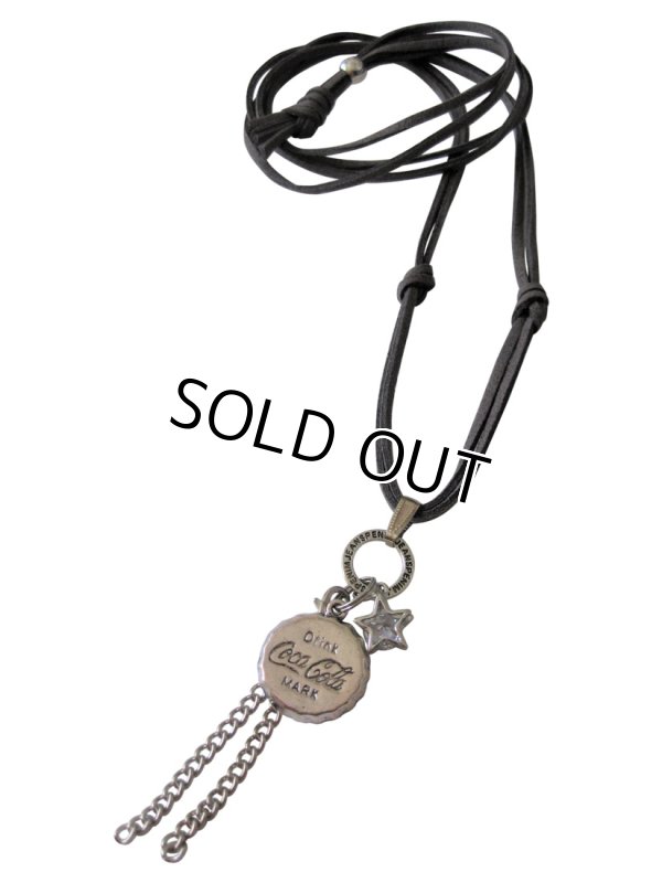 画像7: 【送料無料】【レザーネックレス】◆flower storm◆コカコーラ王冠＆メタルチャームのレトロクールな革紐ロングネックレス 2種（鍵 星 アクセサリー メンズ/レディース）