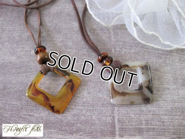 画像3: 【送料無料】【レザーネックレス】◆flower storm◆べっ甲調スクエアチャームのシックな革紐ロングネックレス 2色（メンズ/レディース）