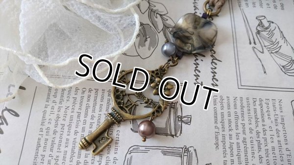 画像5: 【送料無料】【レザーネックレス】◆flower storm◆花時計レトロデザインの鍵とパール革紐ロングネックレス （アクセサリー キー パール ）