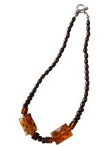 画像: 【送料無料】◆flower storm◆長さ42cm 琥珀色のアクリルビーズ＆ウッドビーズのショートネックレス amber × brown 金属アレルギー対応 (アンバー ステンレス アクセサリー チョーカー 日本製 レディース）