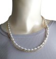 画像4: 【送料無料】◆flower storm◆長さ約46cm ホワイトパール＆ゴールドメタルパーツの２連ネックレス  (アクセサリー フェイクパール 真鍮ビーズ TOHOビーズ 日本製 レディース メンズ ）
