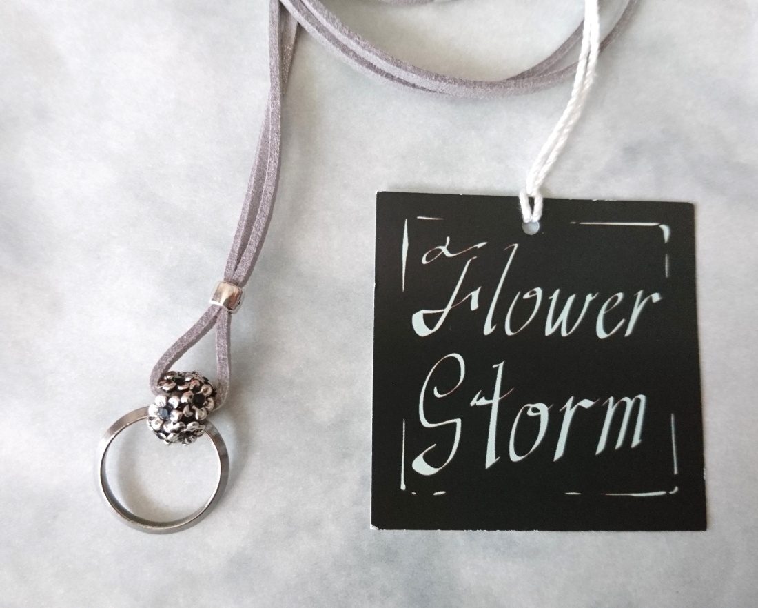 画像: 【送料無料】【グラスホルダー】◆flower storm◆ステンレスリング＆アンティークフラワーネックレス ペンダント式サングラス、メガネホルダー （眼鏡掛け レザーネックレス ラインストーン メンズ レディース 日本製）