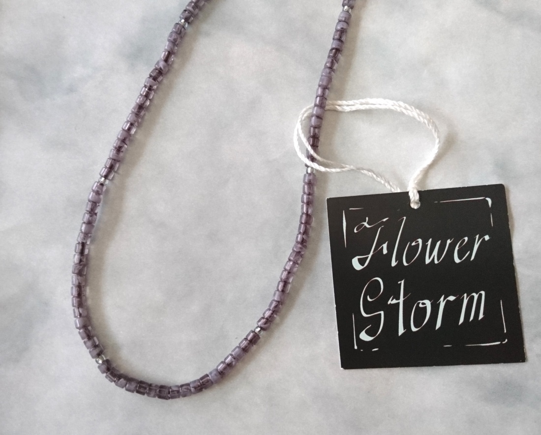 画像4:  【送料無料】◆flower storm◆長さ42cm アクリル樹脂ビーズ＆ガラスビーズのショートネックレス グレーグラデーション 金属アレルギー対応 ( ステンレス TOHOビーズ アクセサリー 日本製 メンズ レディース）