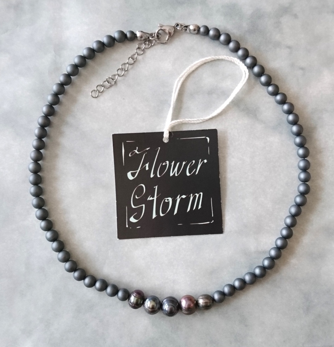 画像3:  【送料無料】◆flower storm◆長さ43~48cm 日本製樹脂パール 艶消し6mm ＆淡水パール10mm ネックレス ダークグレー アジャスター付 (6月誕生石 淡水真珠 ユリア樹脂 アクリルパール ステンレス アクセサリー 日本製）