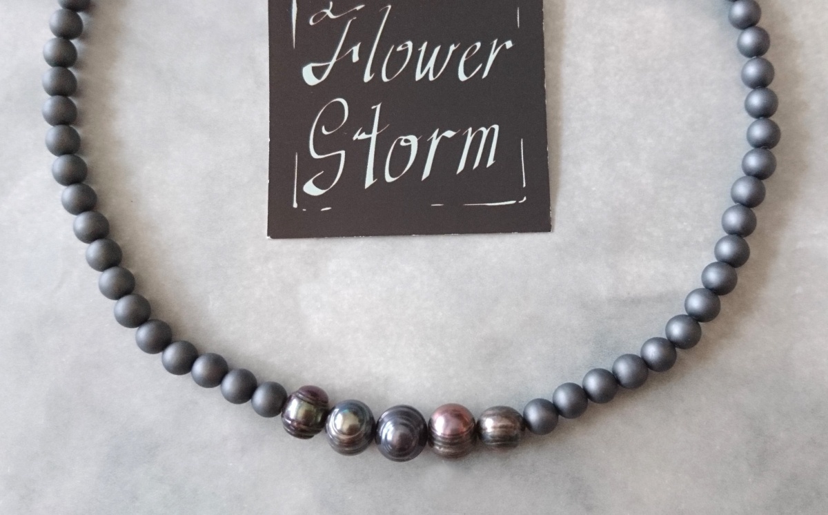 画像4:  【送料無料】◆flower storm◆長さ43~48cm 日本製樹脂パール 艶消し6mm ＆淡水パール10mm ネックレス ダークグレー アジャスター付 (6月誕生石 淡水真珠 ユリア樹脂 アクリルパール ステンレス アクセサリー 日本製）