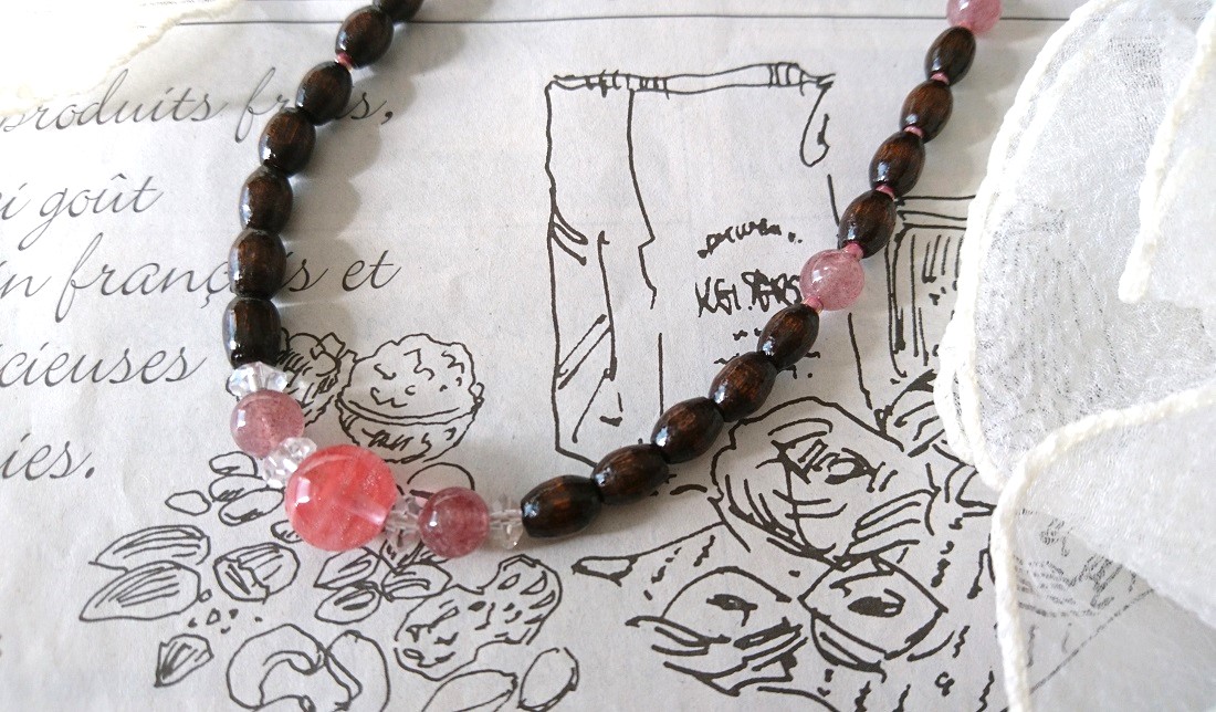 画像5: 【送料無料】◆flower storm◆長さ52~57cm 天然石ストロベリークォーツ、水晶＆ライス型ウッドビーズのネックレス Brown×Red アジャスター付 ( パワーストーン 天然木 TOHOビーズ ステンレス アクセサリー 日本製 レディース ） 