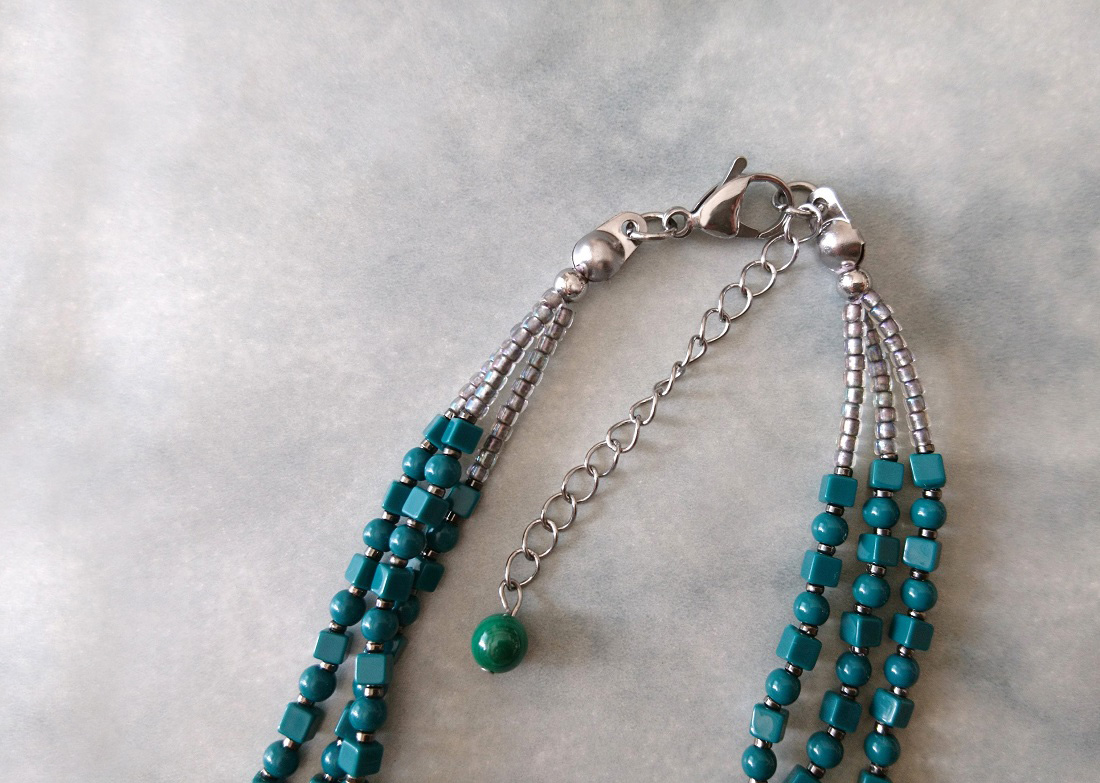 画像5: 【送料無料】◆flower storm◆長さ51~56cm 天然石マラカイトと3種のビーズのティールカラー3連ネックレス  アジャスター付 ( パワーストーン 孔雀石 アクリル TOHO 真鍮 ステンレス アクセサリー 日本製 レディース ）