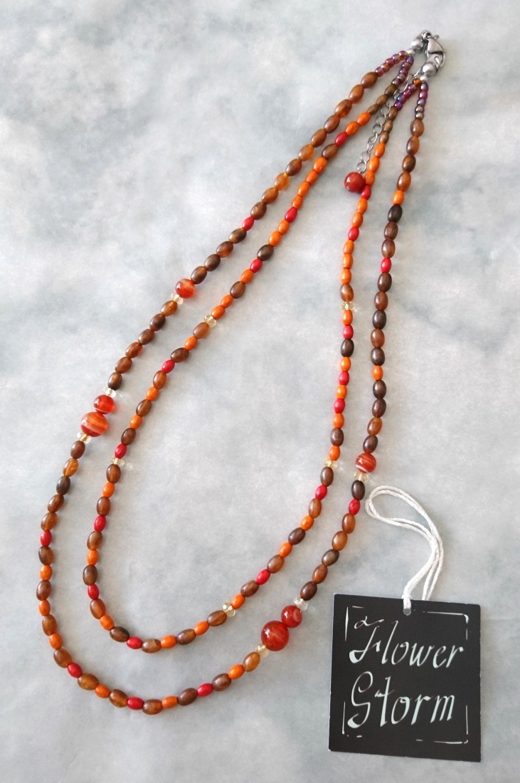 画像2: 【送料無料】◆flower storm◆長さ59~64cm 天然石サードオニキス、ゴールドシトリンと秋色ビーズのマルチカラー２連ネックレス  アジャスター付 ( パワーストーン 紅縞瑪瑙 黄水晶 ウッド ボヘミアン TOHO ステンレス アクセサリー 日本製 ） 