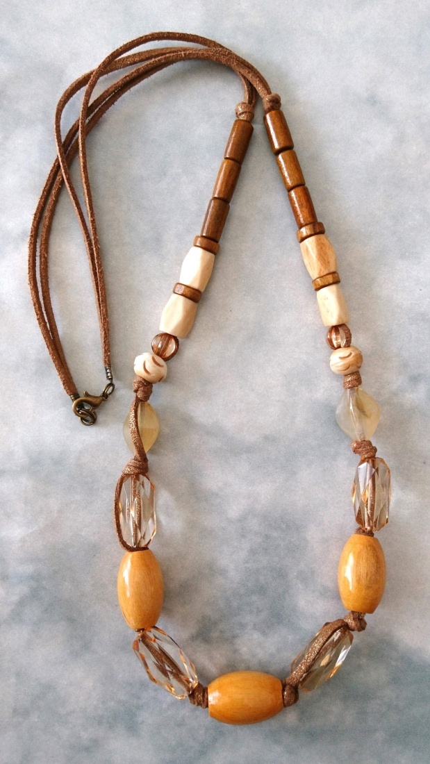 画像2: 【送料無料】◆flower storm◆長さ約72cm 大振り ウッドとアクリル、水牛ビーズの 革紐ロングネックレス ライトマスタード×ブラウン（アクセサリー レザーネックレス 木製 樹脂 バッファローホーン 天然素材 日本製）