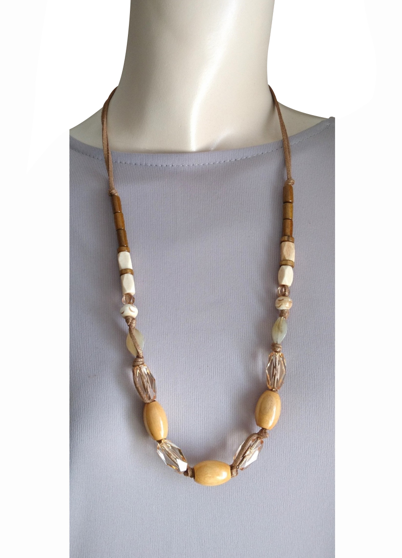 画像: 【送料無料】◆flower storm◆長さ約72cm 大振り ウッドとアクリル、水牛ビーズの 革紐ロングネックレス ライトマスタード×ブラウン（アクセサリー レザーネックレス 木製 樹脂 バッファローホーン 天然素材 日本製）