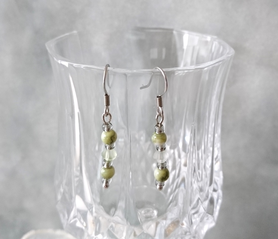 画像6: 【送料無料】◆flower storm◆ニュアンスカラーガラスビーズのステンレス製フックピアス モーヴ/セージ(アクセサリー サージカルステンレス  TOHOビーズ 日本製 ） 