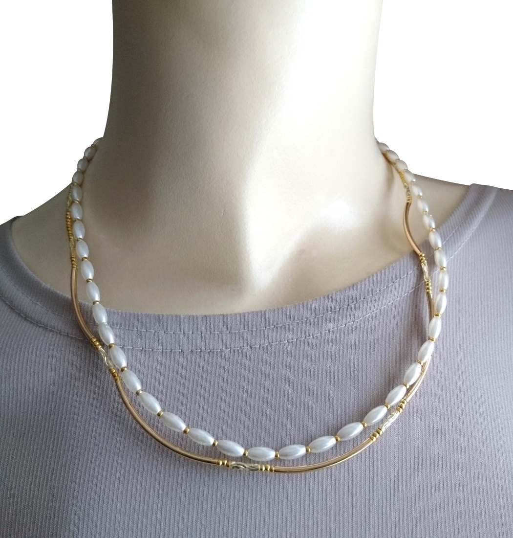 画像: 【送料無料】◆flower storm◆長さ約46cm ホワイトパール＆ゴールドメタルパーツの２連ネックレス  (アクセサリー フェイクパール 真鍮ビーズ TOHOビーズ 日本製 レディース メンズ ）